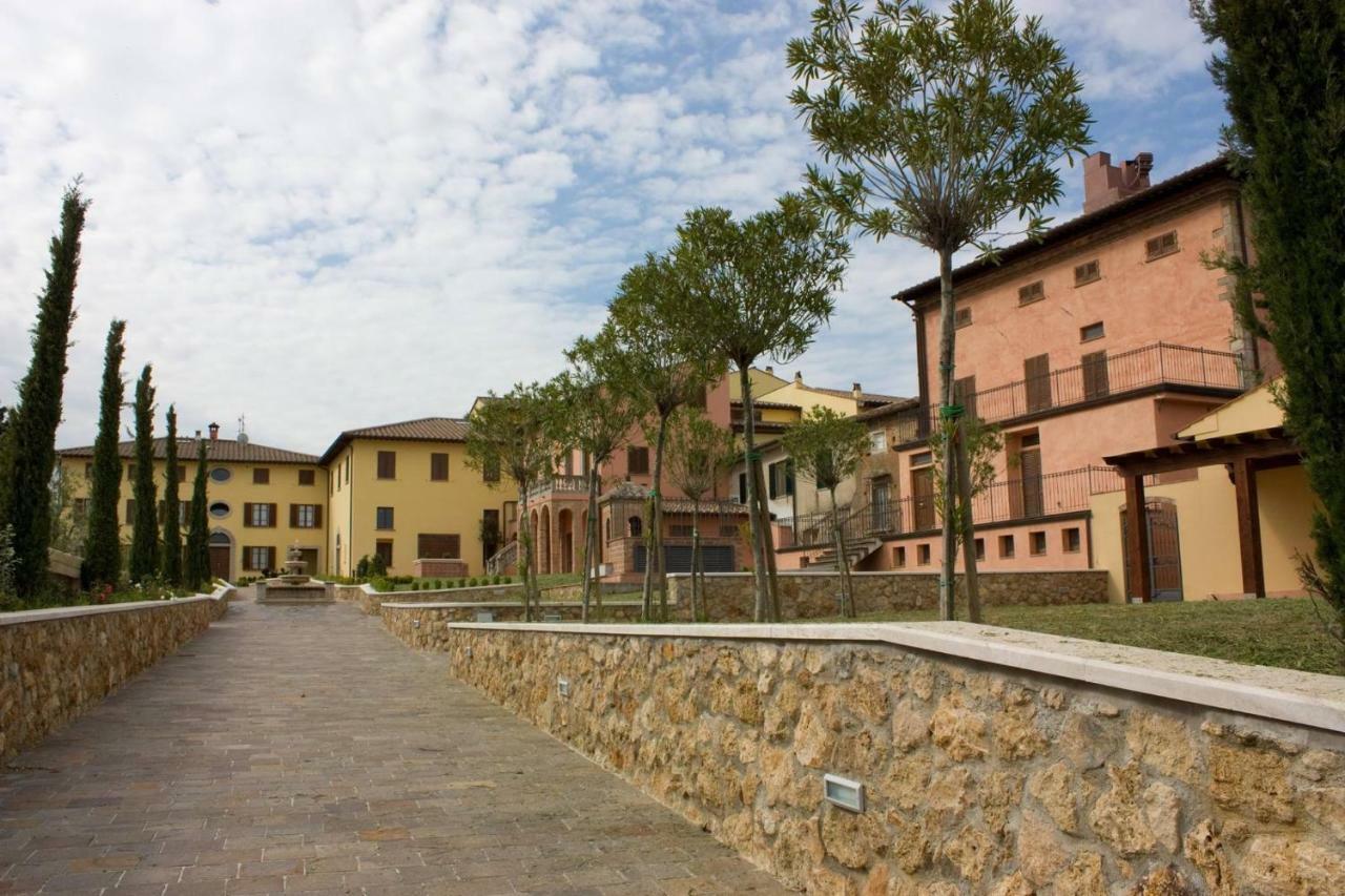 Borgo Di Gramugnana Aparthotel Usigliano ภายนอก รูปภาพ