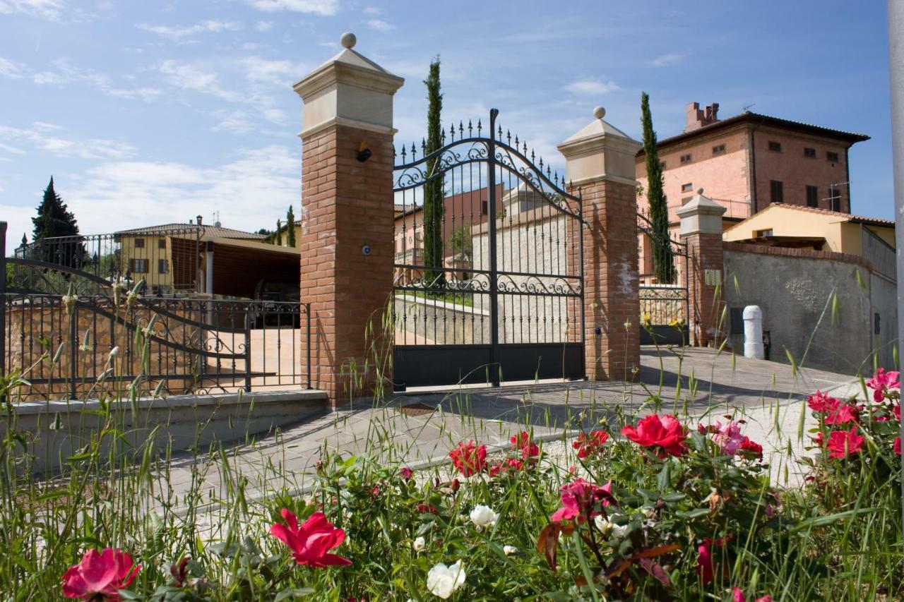 Borgo Di Gramugnana Aparthotel Usigliano ภายนอก รูปภาพ