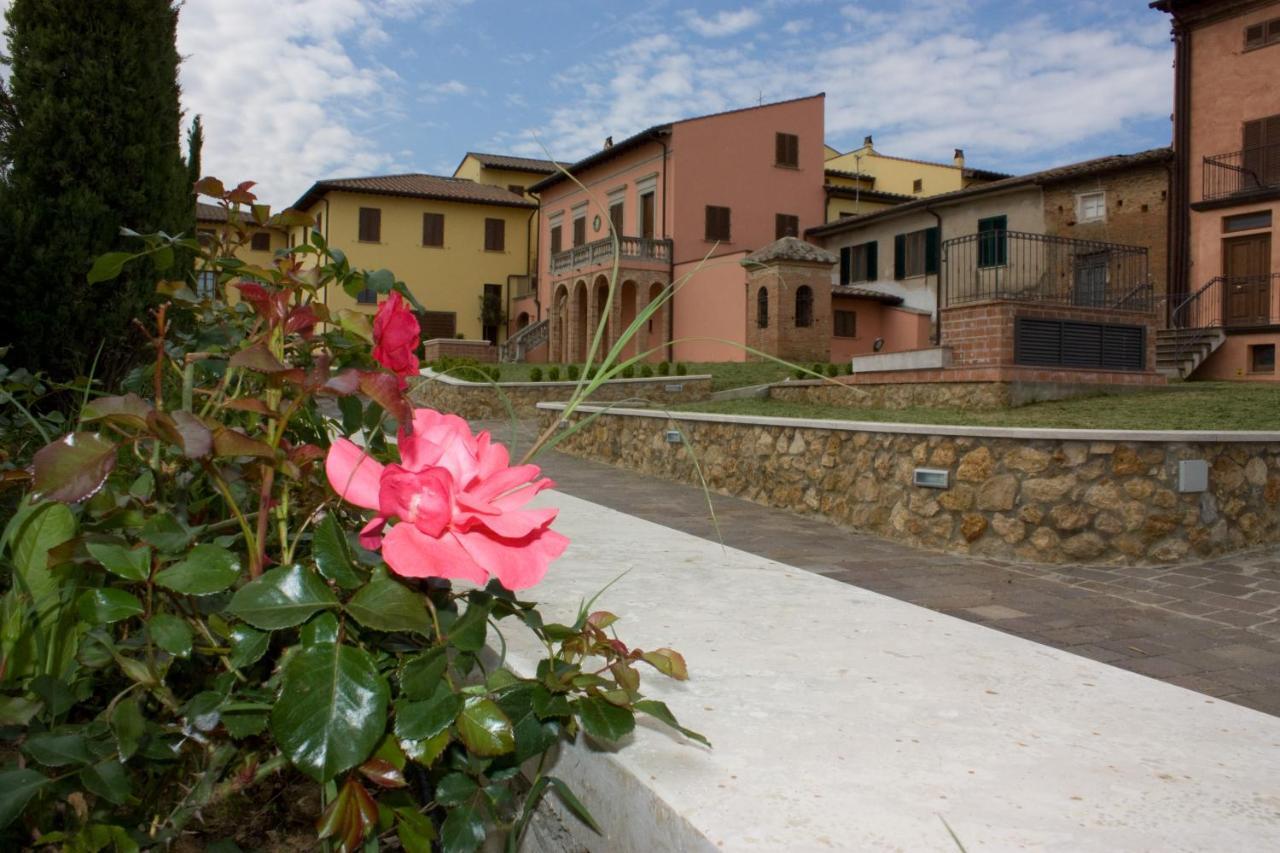 Borgo Di Gramugnana Aparthotel Usigliano ภายนอก รูปภาพ