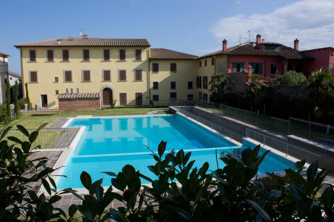 Borgo Di Gramugnana Aparthotel Usigliano ภายนอก รูปภาพ